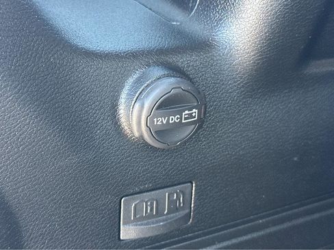 Used 2022 Jeep Wrangler Unlimited Sahara image 38