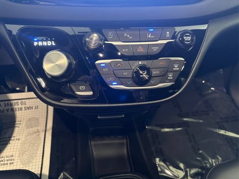 Used 2025 Chrysler Pacifica Select FWD image 38