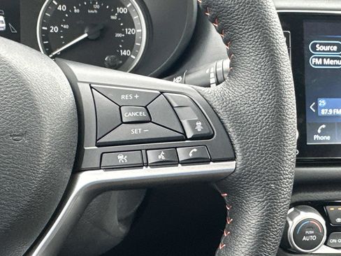 New 2025 Nissan Versa SR w/ Trunk Package image 39