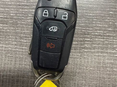 Used 2019 Ford Transit Connect XL image 24