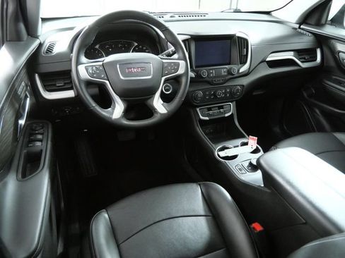 Used 2024 GMC Terrain SLT AWD/4WD image 4