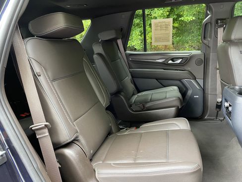 Used 2023 GMC Yukon Denali RWD image 37
