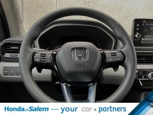 New 2025 Honda Pilot Touring image 24