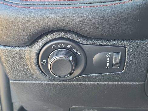 Used 2024 Dodge Durango GT image 15