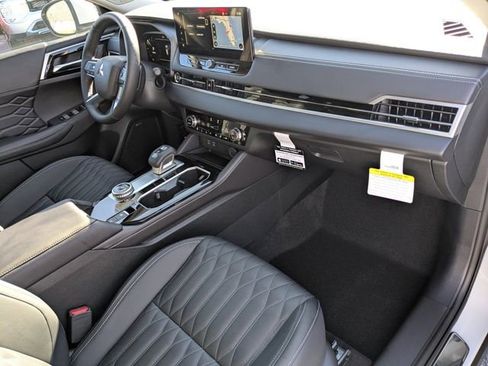 New 2026 Mitsubishi Outlander SEL FWD image 15