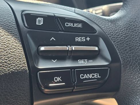 Used 2020 Hyundai Elantra SE FWD image 29