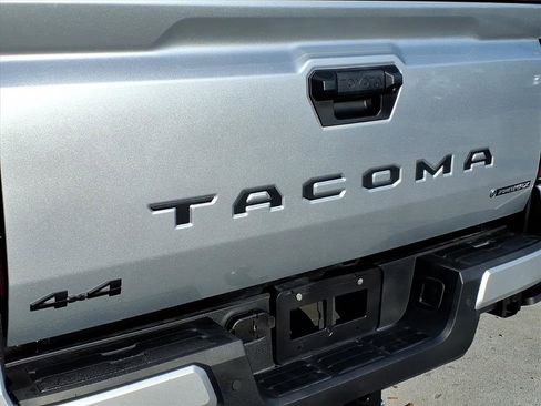 Used 2024 Toyota Tacoma TRD Sport image 31