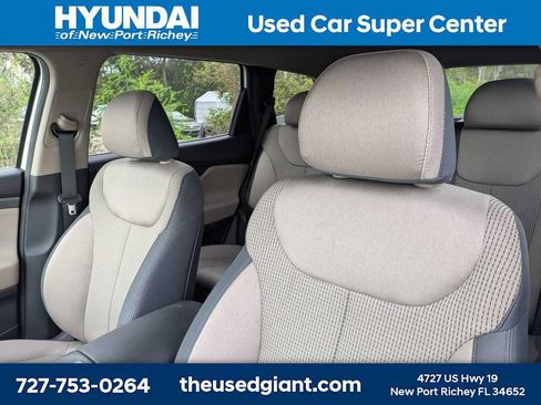 Certified 2023 Hyundai Santa Fe SE FWD image 3