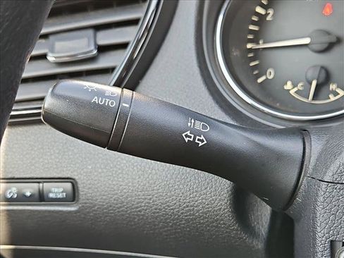 Used 2020 Nissan Rogue S AWD/4WD image 16