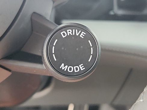 Certified 2025 Porsche Taycan image 22