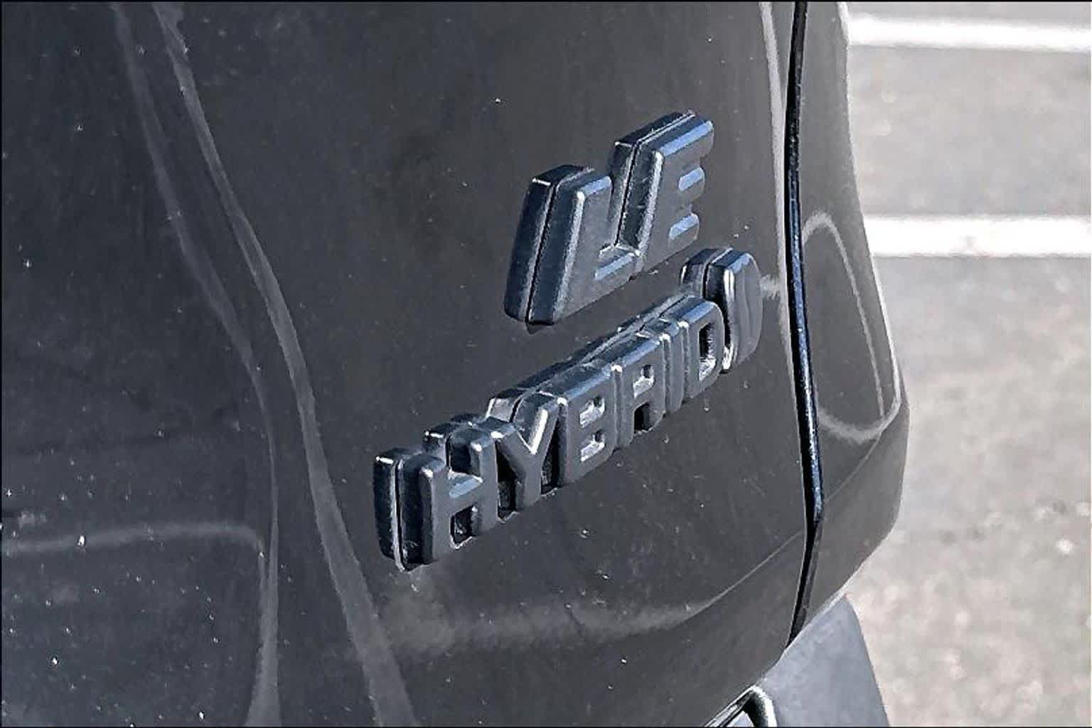 Used 2024 Toyota RAV4 LE AWD/4WD image 9