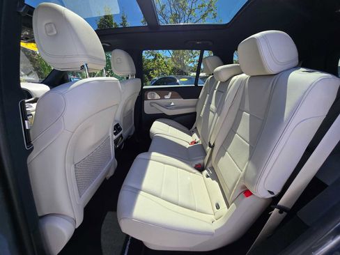 Used 2024 Mercedes-Benz GLS 450 4MATIC image 18