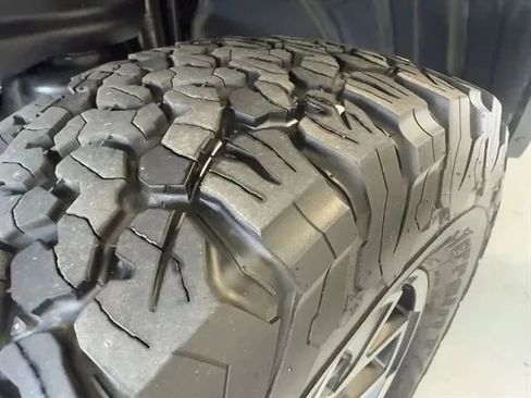 Used 2024 Jeep Wrangler Unlimited Rubicon AWD/4WD image 43