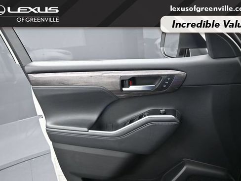 Used 2021 Toyota Highlander Limited FWD image 21