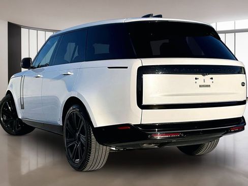 Used 2023 Land Rover Range Rover SE image 4