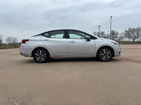 Used 2021 Nissan Versa SV image 20