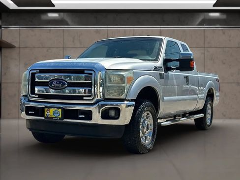 Used 2015 Ford F250 XLT w/ XLT Premium Package AWD/4WD image 8