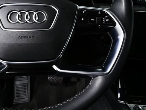 Used 2024 Audi Q8 e-tron Premium Plus image 11