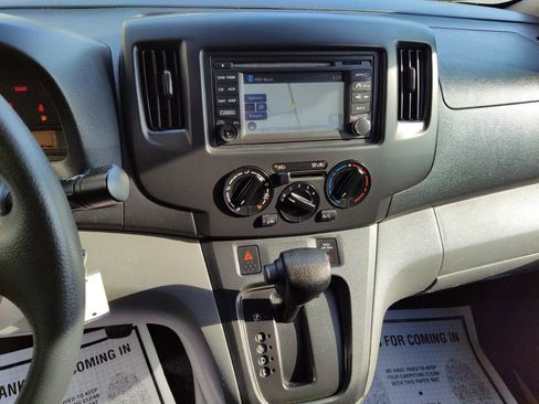Used 2018 Nissan NV200 SV w/ Navigation Package image 28