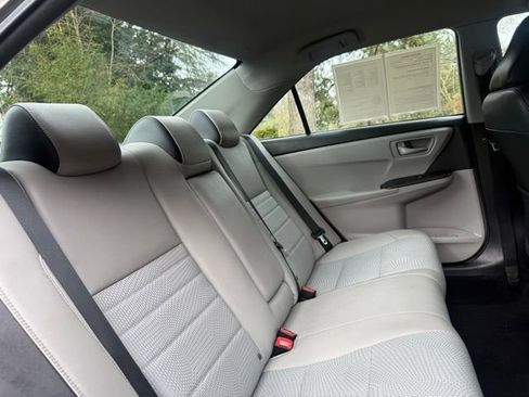 Used 2017 Toyota Camry SE image 22