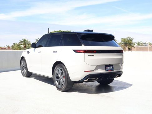 Used 2024 Land Rover Range Rover Sport Dynamic SE image 3