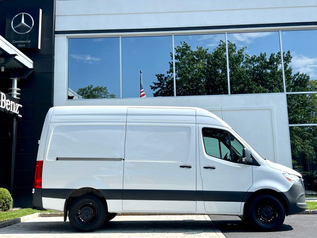 Used 2025 Mercedes-Benz Sprinter 2500 image 8