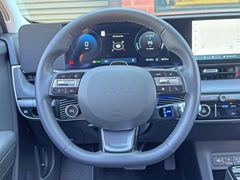 Used 2025 Hyundai Ioniq 5 SEL image 18