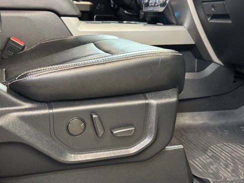 Used 2021 Ford F350 Lariat image 27