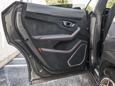 Used 2023 Lamborghini Urus Performante image 32