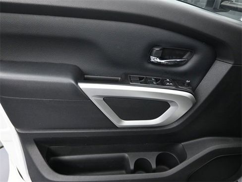 Used 2024 Nissan Titan SV w/ SV Convenience Package image 22