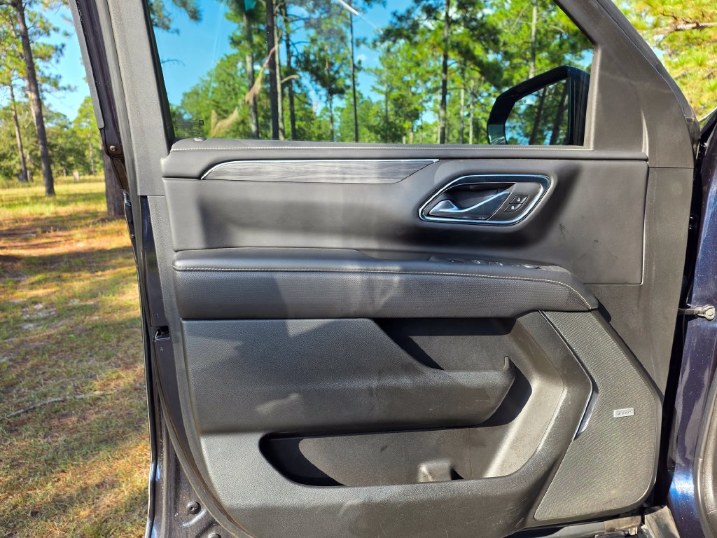 Used 2023 GMC Yukon XL SLT AWD/4WD image 12