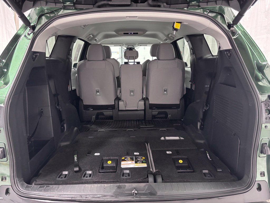 Used 2026 Toyota Sienna LE FWD image 54