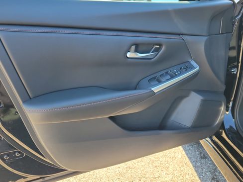 Certified 2025 Nissan Sentra SR image 19