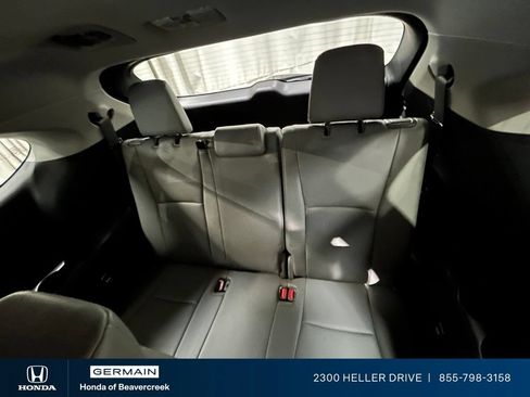 Used 2020 Toyota Highlander XLE AWD/4WD image 29