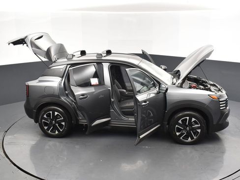 New 2026 Nissan Kicks SV w/ SV Premium Package image 30