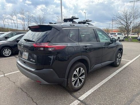 Used 2021 Nissan Rogue SV w/ Premium Package image 5