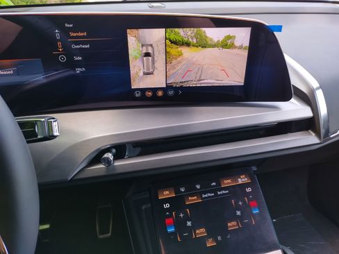 New 2026 Cadillac Vistiq Sport image 15