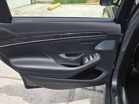 Used 2016 Mercedes-Benz S 550 Sedan image 28