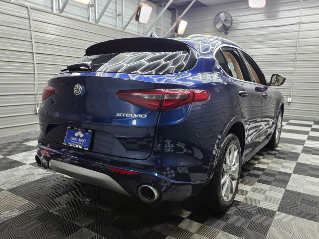 Used 2021 Alfa Romeo Stelvio Ti w/ Premium Package AWD/4WD image 6