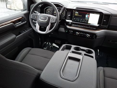 Certified 2026 GMC Sierra 1500 Elevation image 14