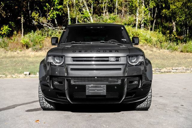 Used 2023 Land Rover Defender 130 X-Dynamic SE AWD/4WD image 6