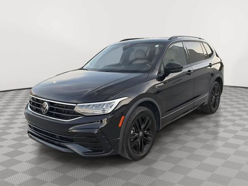 Certified 2022 Volkswagen Tiguan SE R-Line AWD/4WD image 3