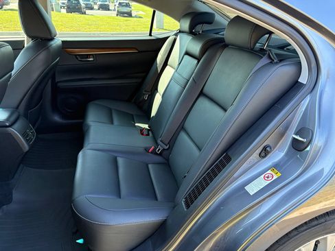 Used 2013 Lexus ES 300h w/ Premium Pkg FWD image 31