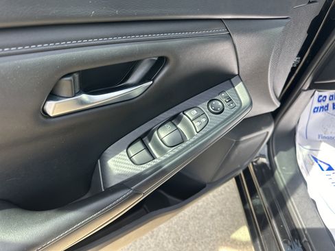 Used 2024 Nissan Sentra SV FWD image 9