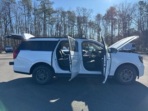 New 2025 Ford Expedition Max Active RWD image 27