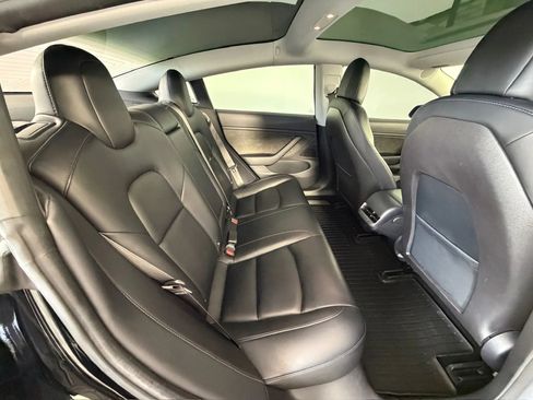 Used 2018 Tesla Model 3 Long Range RWD image 33