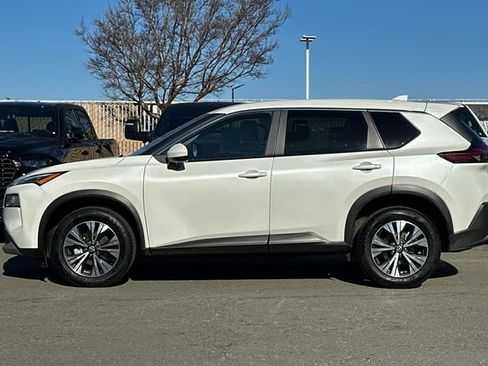 Used 2023 Nissan Rogue SV image 7