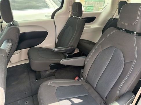 Used 2023 Chrysler Voyager LX FWD image 21