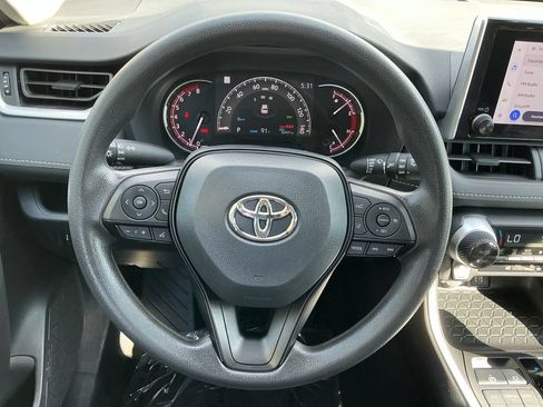 Used 2025 Toyota RAV4 XLE AWD/4WD image 19