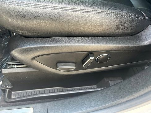 Used 2023 Lincoln Nautilus FWD w/ Premium Package image 17